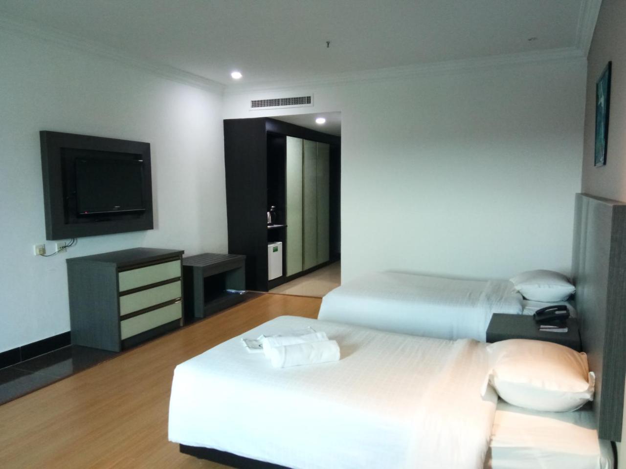 โรงแรมเปอร์นามา ลิมบัง ภายนอก รูปภาพ